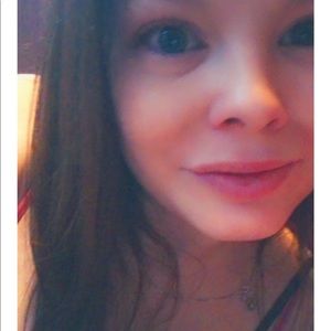 Meet your Posher, Angelia